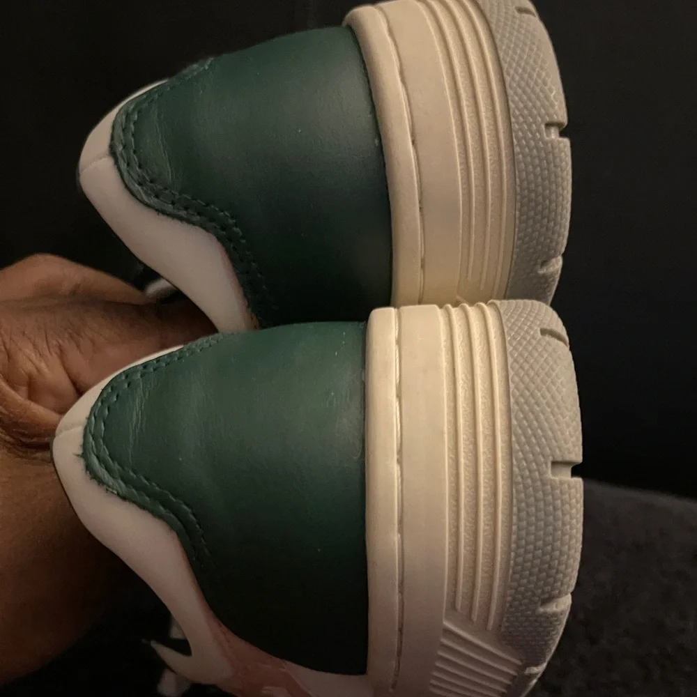 Gola Challenge CLB535 Women's White, Evergreen & Pearl Pink Sneakers Size 5 NEW